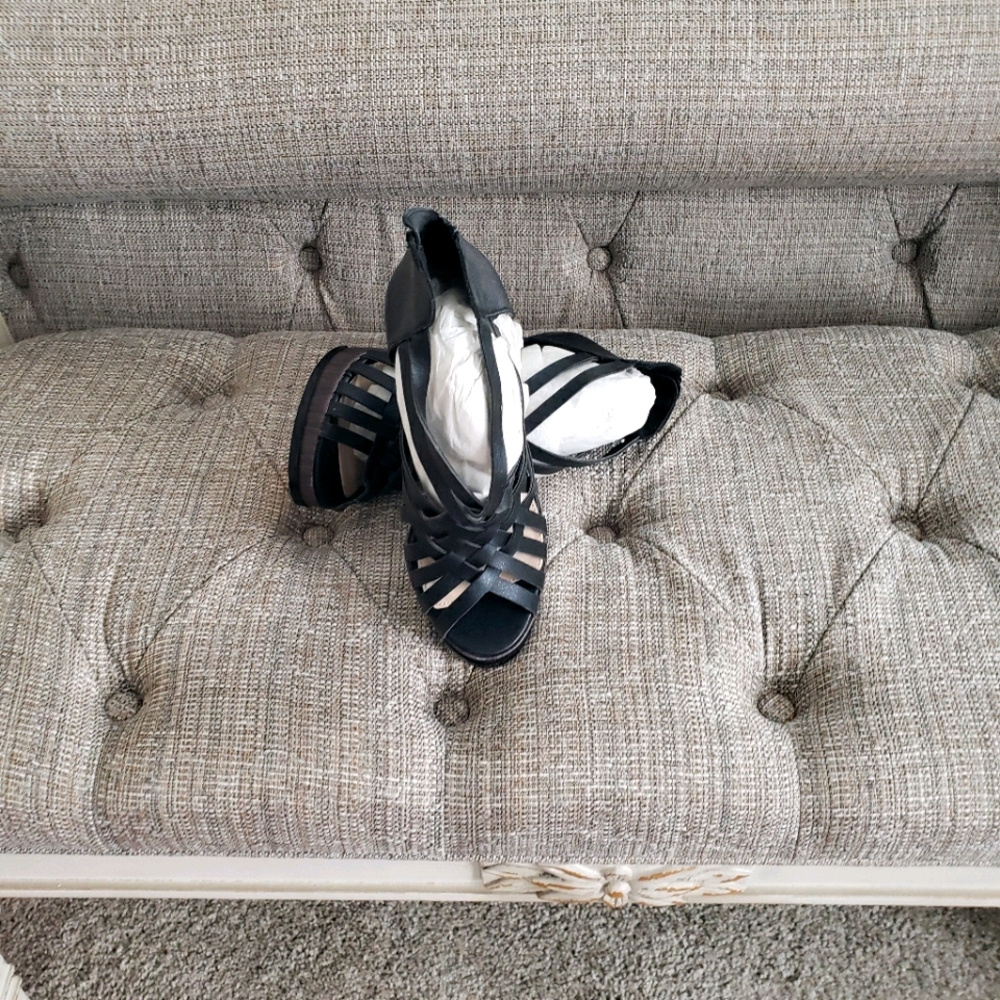 HEELS